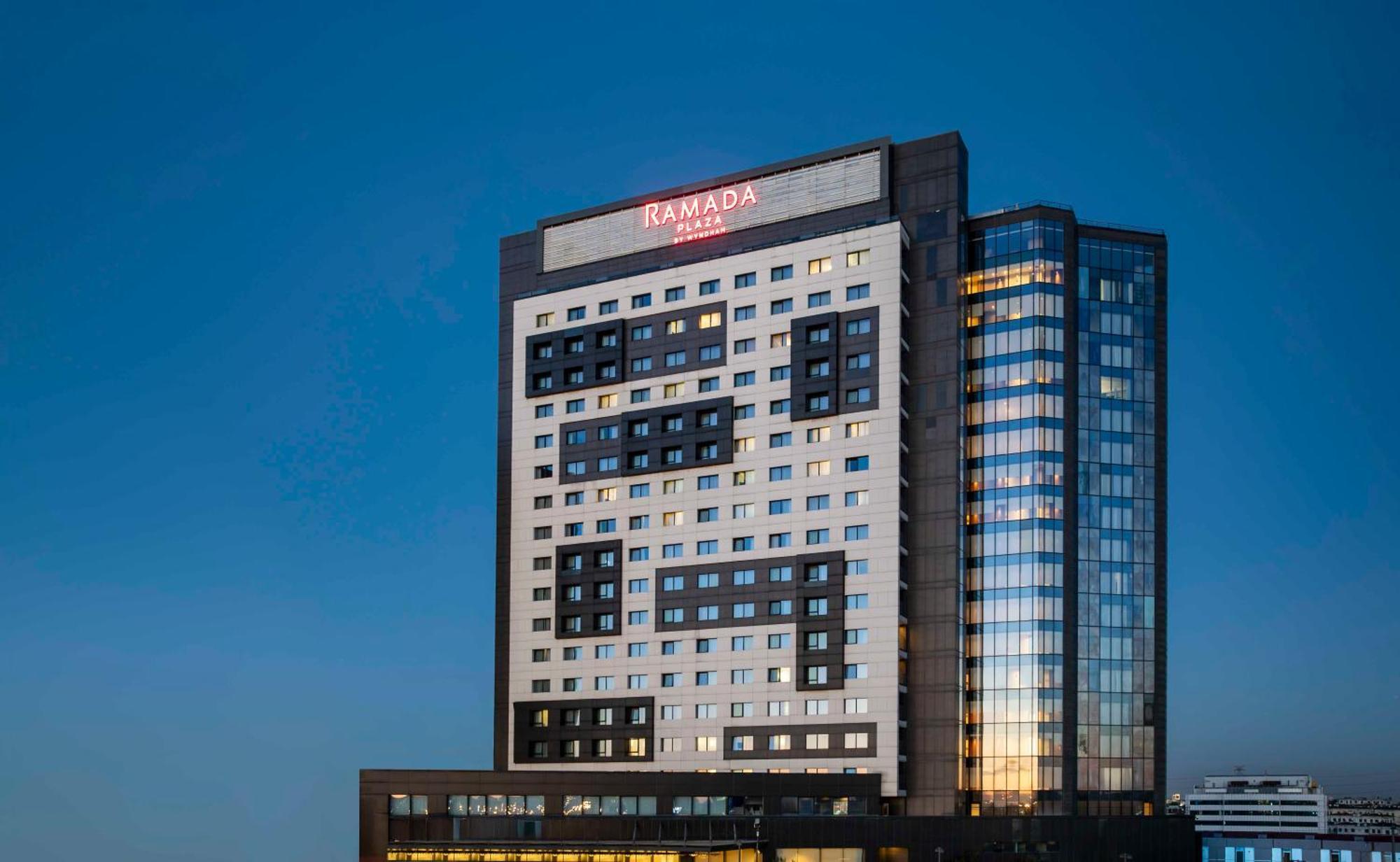 Hotel Ramada Plaza By Wyndham Istanbul Tekstilkent Exterior foto