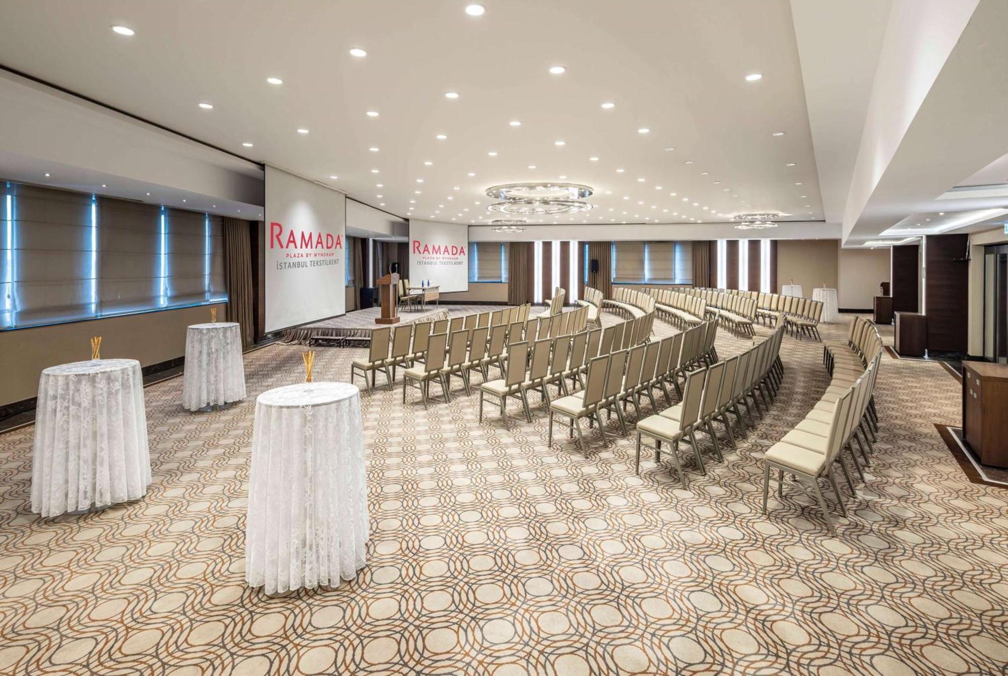 Hotel Ramada Plaza By Wyndham Istanbul Tekstilkent Exterior foto