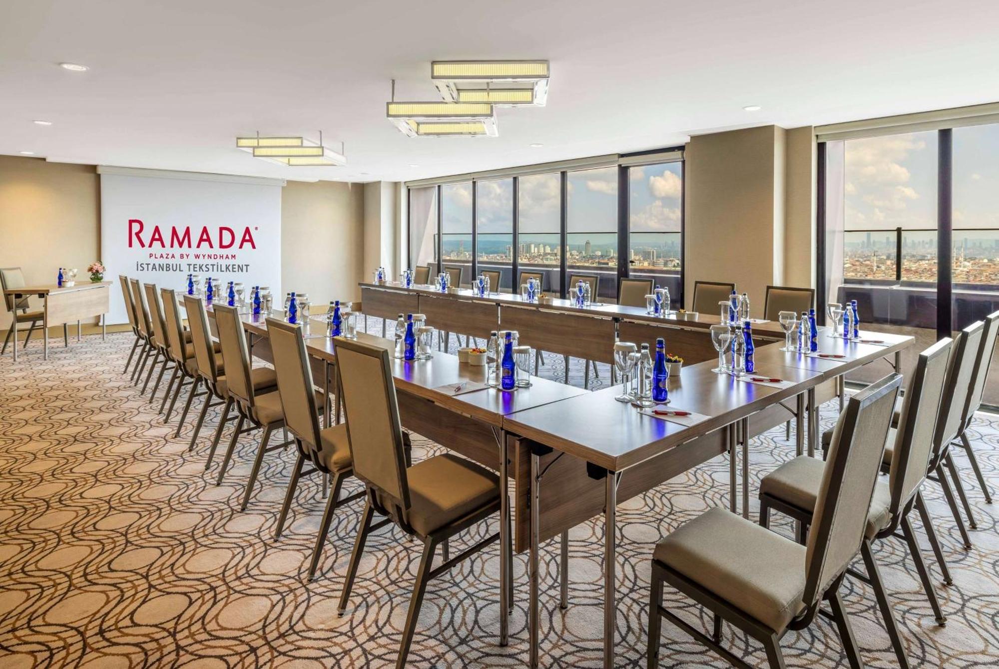 Hotel Ramada Plaza By Wyndham Istanbul Tekstilkent Exterior foto